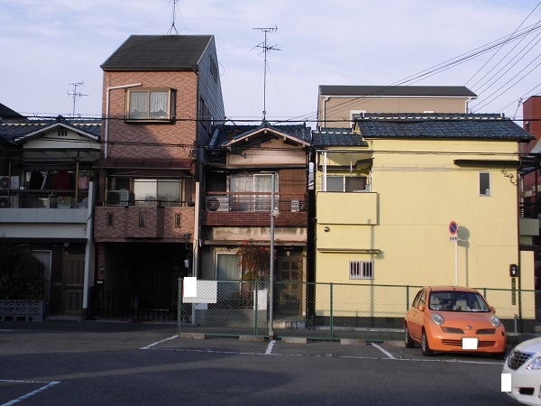 古家付土地売却＜寝屋川市南水苑町＞の写真