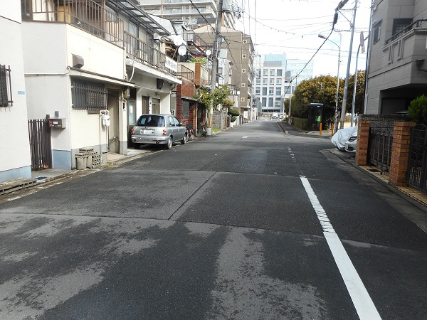 前道の広い古家付土地売却＜大阪府守口市豊秀町＞の写真