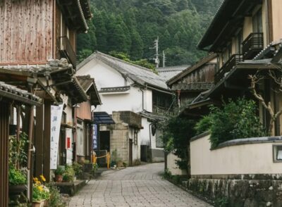 増えている不動産会社買取の売却！老朽化物件に強い弊社の即金買取と仲介売却との違い