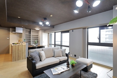 昔と比べて居住中の一戸建やマンションは売りづらくなった？ リノベーション済み物件が割高でも売れる理由を構造的に解説