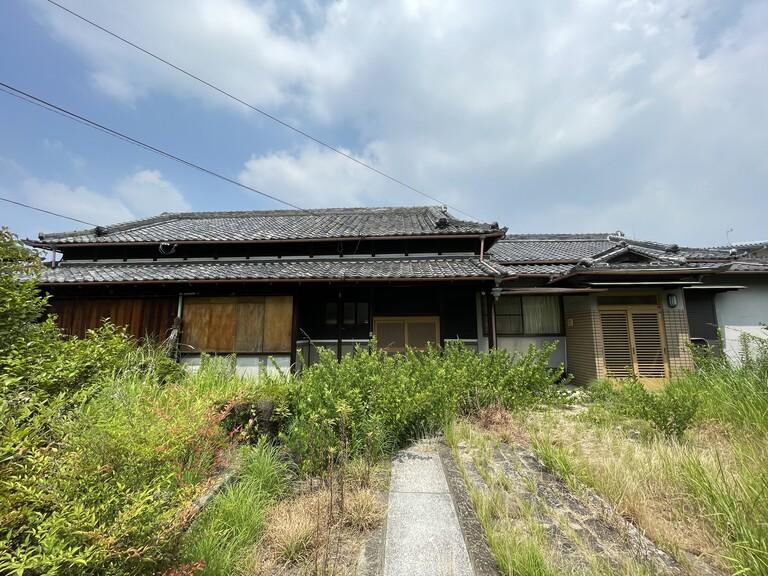 草ボーボーの一戸建て、草を刈ったらいろんな気づきがあった！？売却前の草刈りで分かったこと