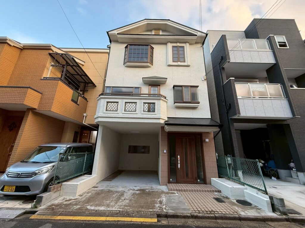 【物件対決・前編】大阪市内2,980万円！「裏がJR大阪環状線の家」VS「前が広～い墓地の家」あなたならどっち？