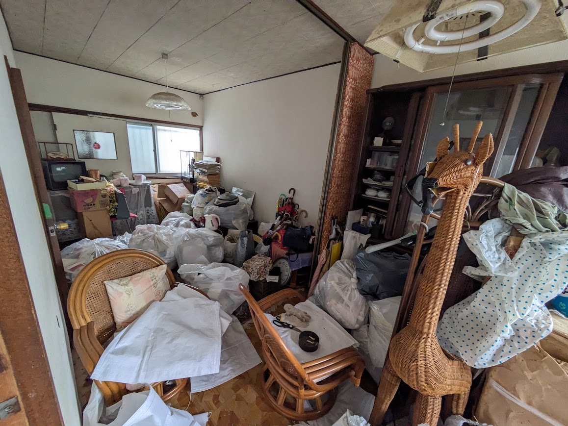 大量家財がある空き家一戸建買取